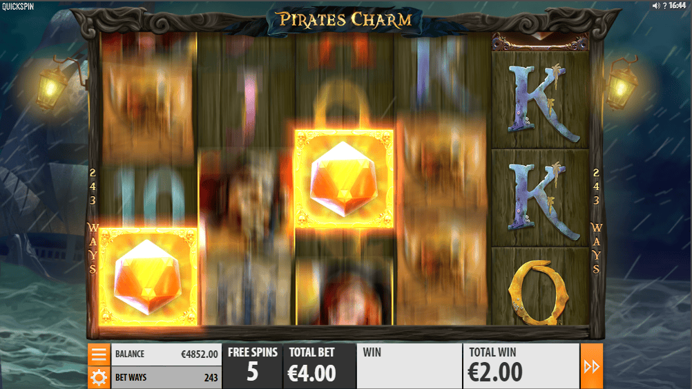 Freespin Round at Pirates Charm Online Slot